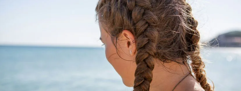 Rychlé, jednoduché a stylové: Zkuste tyto účesy na pláž!