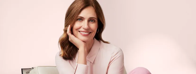 Jak ovlivňuje menopauza pleť a vlasy (a co s tím můžete dělat)?