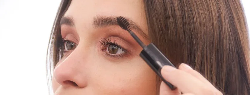 Orámujte obličej perfektním obočím