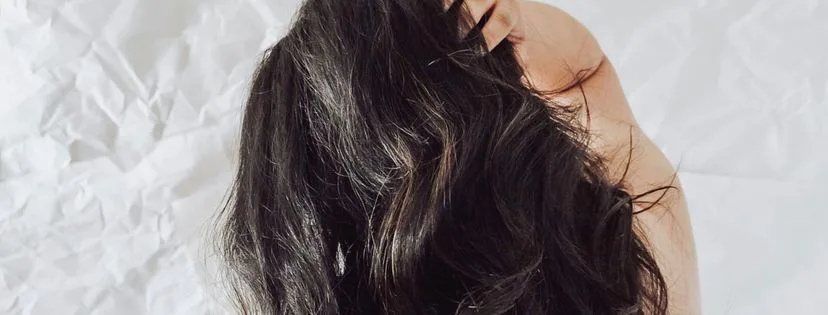 Sbohem, suché vlasy! Takhle jim vrátíte vitalitu a lesk